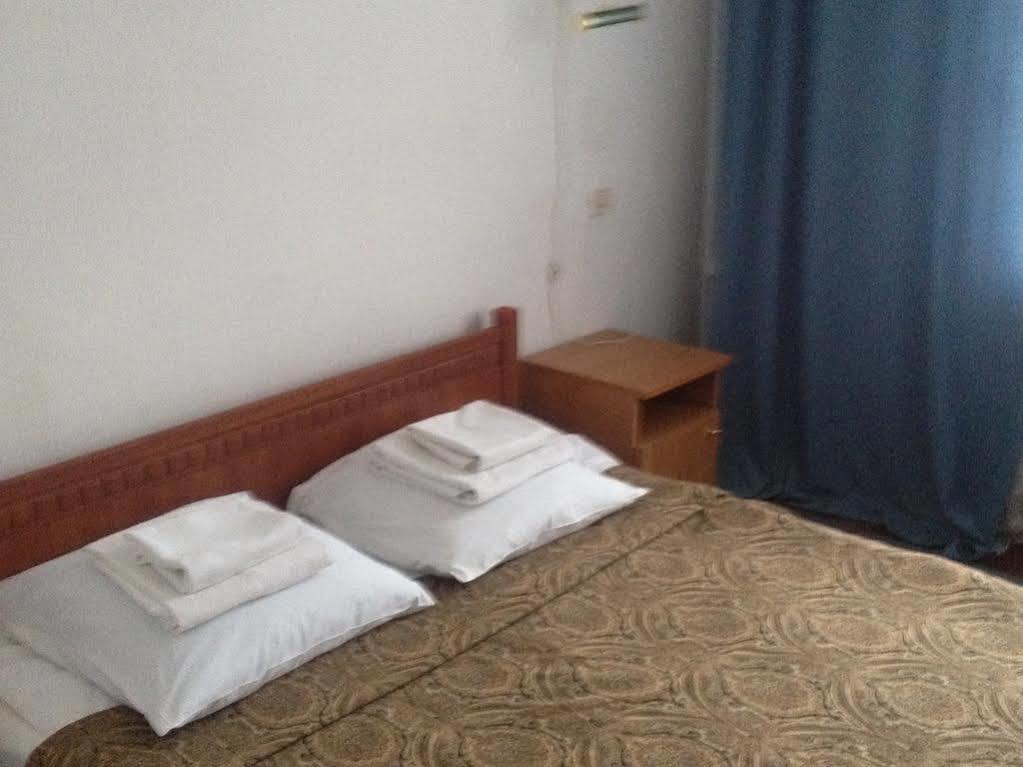 Kolos Hotel Obolon Kiev Eksteriør bilde