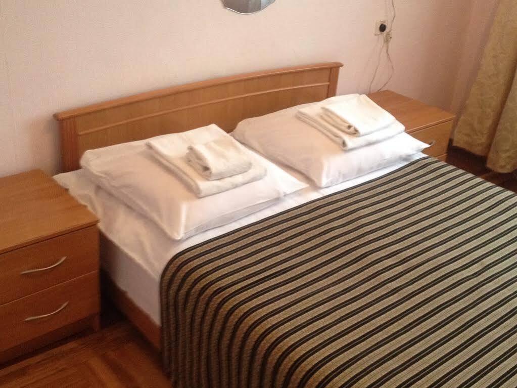 Kolos Hotel Obolon Kiev Eksteriør bilde