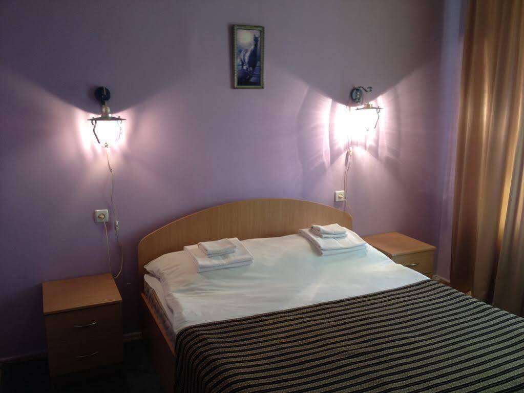 Kolos Hotel Obolon Kiev Eksteriør bilde